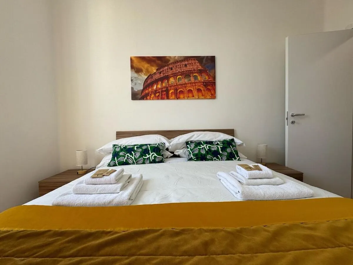 Urban Retreat Steps From The Metro Apartment